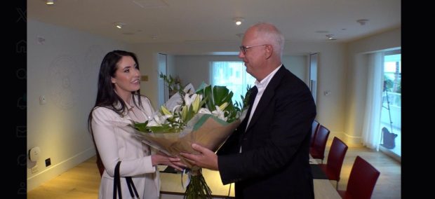 O congresmenă care l-a susținut în alegeri pe George Simion a primit bomboane cu „citate” din Vladimir Putin și a acceptat să se ducă la Moscova: „Poporul rus apreciază eforturile tale”