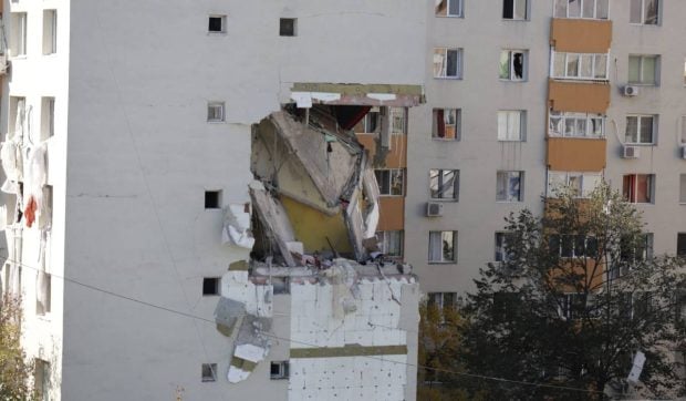 Cel mai mare pericol în blocul din Rahova, după explozia de vineri. Prof. Marian Moiceanu: „Există riscul ca ele să se prăbușească”