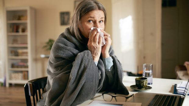 Cum să previi răceala în sezonul rece: sfaturi practice și remedii naturale