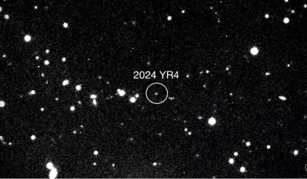 Un asteroid ar putea lovi Luna, cercetătorii se întreabă dacă ar trebui să-l distrugă cu o bombă nucleară