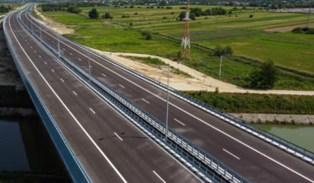 România atinge 1.372 km de autostrăzi și drumuri expres: 887 km în construcție și 447 km în licitație. Harta actualizată