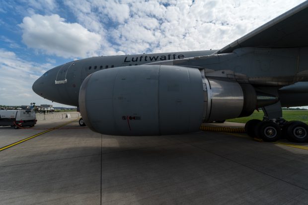 Transportul unui Airbus uriaș, scos din uz, blochează traficul în nordul Germaniei pentru 3 nopți: va fi transformat în restaurant