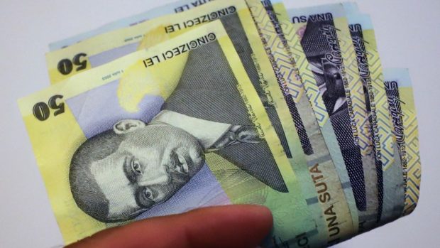 Bani în plus pentru pensionari, în luna mai 2026. Când primesc românii cei 500 de lei