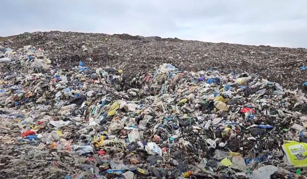 „Bomba ecologică” cu gunoaie din Timișoara va fi închisă: 200.000 de metri cubi de levigat s-au acumulat în depozit