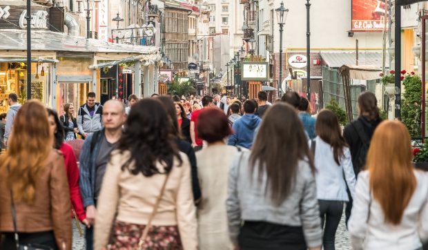 România, peste Polonia, Cehia și Slovacia la bunăstarea materială a gospodăriilor. PIB-ul per capita al României, la aproape 80% din media UE