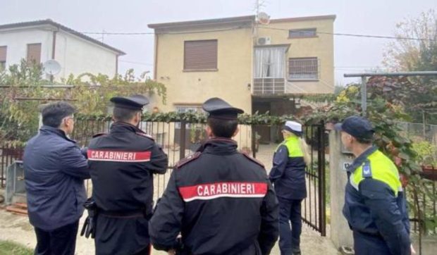 O familie de moldoveni, găsită moartă în casă, în Italia, după 5 zile de când vecinii au crezut că se mutaseră