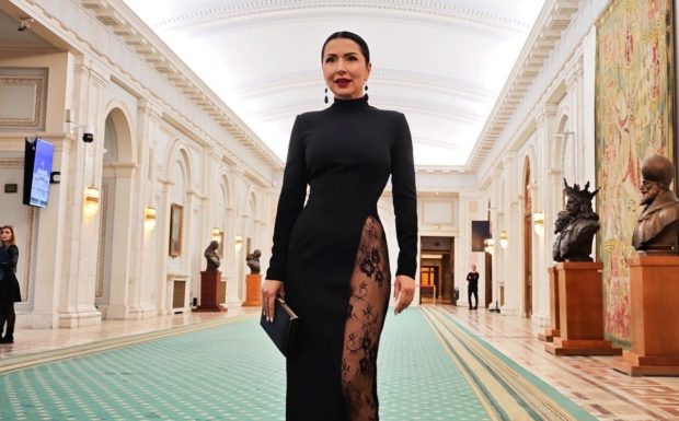 Imagine Stire Cum au apărut Carmen Brumă și Mircea Badea la Palatul Parlamentului. Au fost lăudați: „Superbi amândoi” | 2review.ro