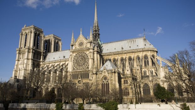 O amenințare privind un atentat, descoperită în Catedrala Notre-Dame din Paris: „Va fi un măcel!”