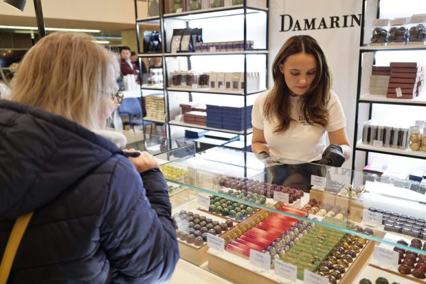 Chocolate Saga 2025: festivalul care sparge toate regulile la Biblioteca Națională. Ciocolată cu vin roșu, parfumuri de lux și praline cu ardei iute