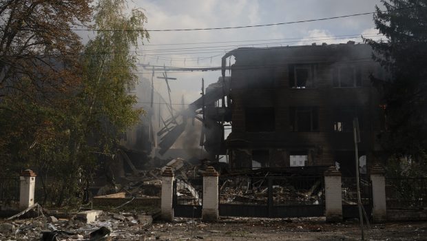 Locuitorii din Sloviansk au primit ordin să plece imediat din oraș: „Inamicul țintește sistemul energetic”