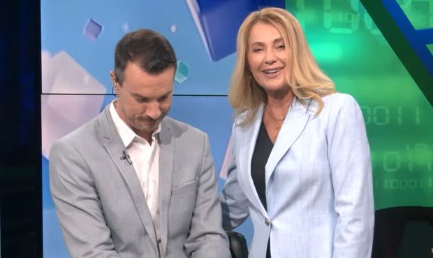 Reacția unui prezentator de la Euronews când s-a trezit cu Nadia Comăneci în direct peste el: „Ultimul lucru pe care îl fac”