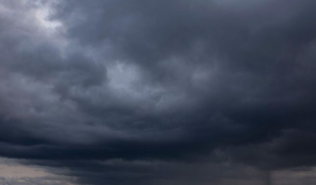 Cod roșu de ploi abundente în Dolj și Olt. Meteorologii ANM anunță precipitații de până la 110 l/mp
