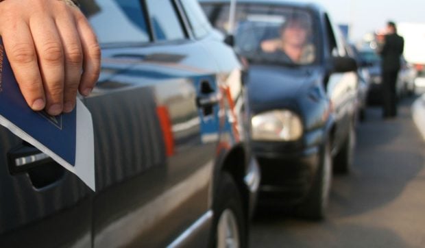 Un bărbat i-a uimit pe polițiștii de frontieră când le-a arătat un permis de conducere dintr-o țară care nu mai există de zeci de ani, în Polonia