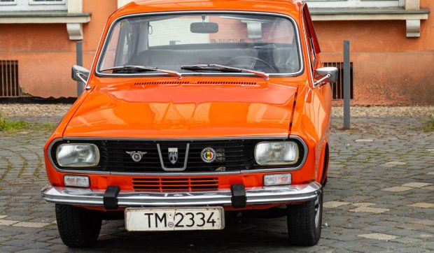 Dacia 1300, visul fiecărui român în anii 70 și 80, avea un consum de 8-9l/100km și o viteză maximă de 145 km/h