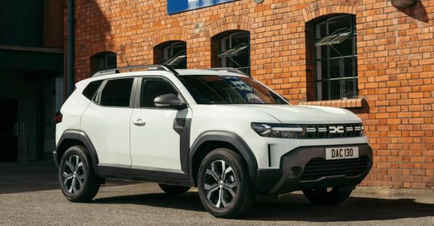 Noul Duster cu volan pe dreapta, model Dacia care se vinde doar în Marea Britanie și e mai ieftin ca orice alt SUV