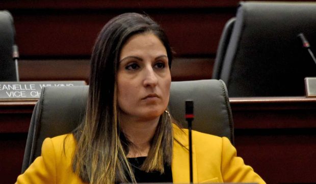 Senatoare americană democrată își filma în secret rivalii în ipostaze intime și îi șantaja