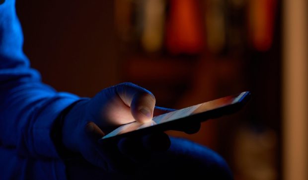 Japonia limitează timpul pe smartphone. Orașul Toyoake recomandă maxim 2 ore pe zi