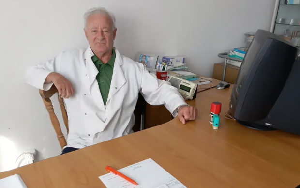 Unul dintre cei mai în vârstă medici de familie din România se pensionează: „Toți vor la oraș, la asfalt, la civilizație”. Peste 600.000 de români nu beneficiază de asistență medicală primară