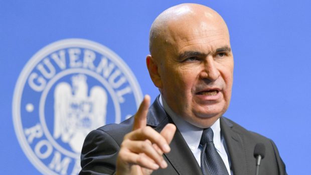 Lista „specialilor” exceptați de la interzicerea cumulului pensie-salariu. Bugetarii pensionari vor rămâne angajați dacă își reduc pensia cu 85%