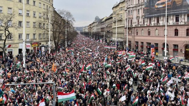 Două manifestații uriașe așteptate la Budapesta, din partea Fidesz și Tisza: partidul lui Viktor Orban are a doua șansă în alegeri