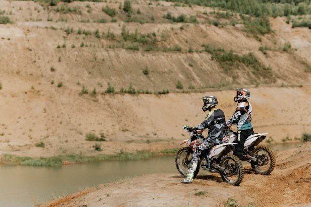 Echipamente moto și vehicule la super prețuri: Cum să te pregătești pentru aventurile din 2026 cu reducerile de Black Friday de la Nordica Moto?