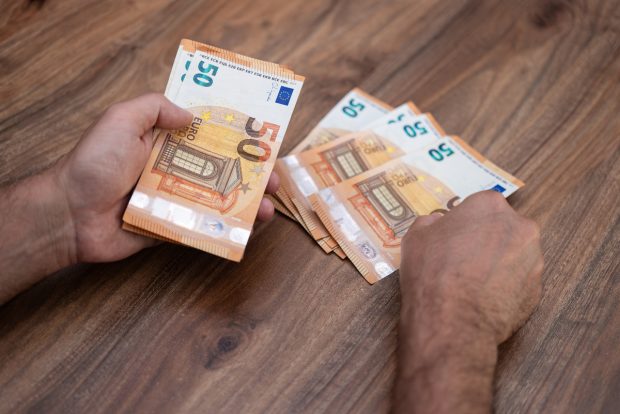 O familie cu 12 copii din Viena trăiește doar din ajutorul social. Cazul a stârnit o dezbatere națională despre reforme și imigrație
