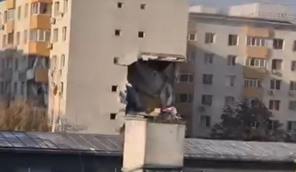 Perete afectat în urma exploziei