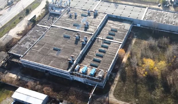 Angajații unei fabrici din Arad și-au primit salariile restante de 12 ani, după ce aceasta a fost vândută la licitație