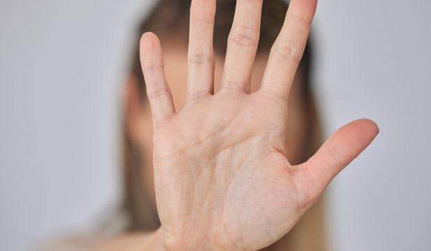 Tinere din Oradea, agresate sexual de un individ care spunea că e kinetoterapeut