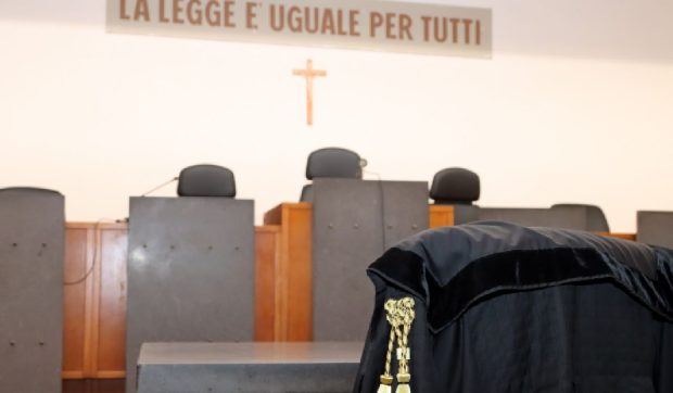 Moškemu v Španiji odobrena vdovska pokojnina, čeprav se zaradi covida nista mogla poročiti