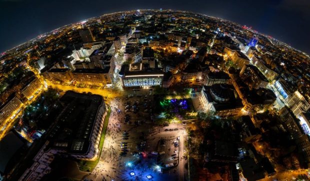 „Când arta se aprinde, orașul te surprinde.” Bucureștiul devine Capitala Luminii între 10 și 12 octombrie, la SpotLight 2025