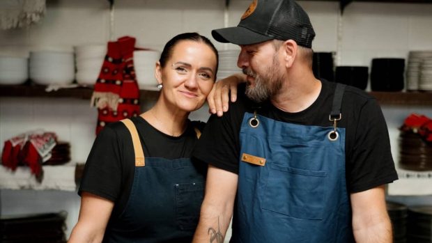 Gabriel și Gabriela, cuplul de bucătari români care a adus amandina și langoșul în inima Americii: „Leguma noastră favorită este porcul”