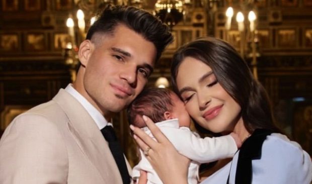 Imagine Stire Cât costă și cum arată căruciorul lui Giorgios, fiul lui Ianis Hagi. Are prețul unei mașini | 2review.ro