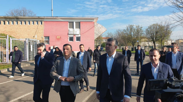 Noul PSD. Care ar fi diferența dintre un PSD condus de Ciolacu și unul în care șef este „camaradul” Grindeanu: „Vorbiți cu unul care a fost acolo, la masa deciziilor”