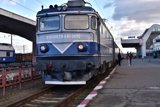 Trenurile electrice ale CFR nu mai au voie să circule. Impact major pentru călători