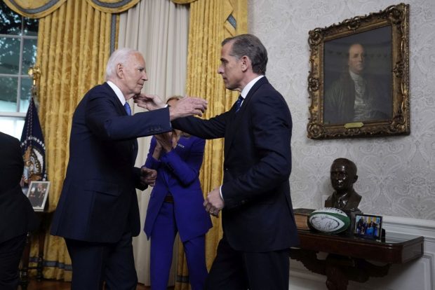 Ucrainenii au suspectat familia lui Joe Biden de corupție încă din 2015, arată un document CIA