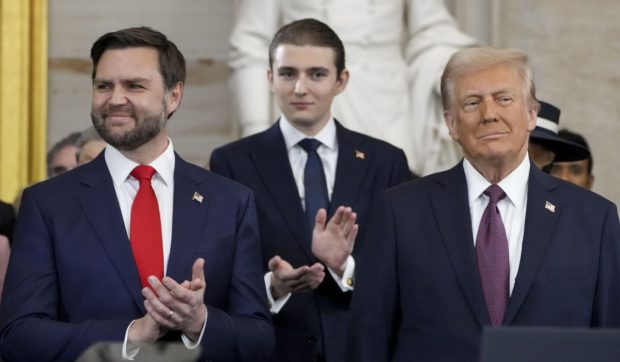 Imagine Stire Motivul pentru care fiul lui Donald Trump a închis un etaj întreg din hotelul familiei. Gestul lui Barron are legătură cu o femeie | 2review.ro