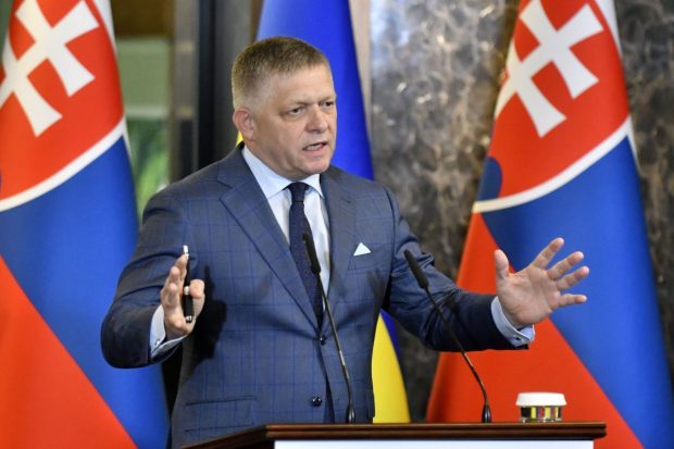 Robert Fico nu vrea ca „slavii să se mai ucidă între ei”: „Scopul nu este înfrângerea Federației Ruse”