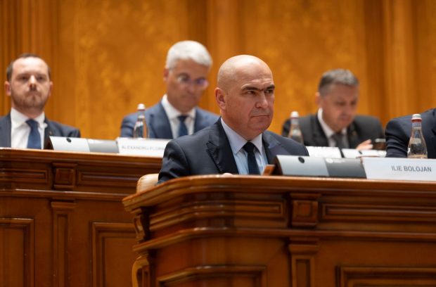 Scenariul în care Parlamentul „nu este prietenos” cu ideea asumării răspunderii pe legea pensiilor magistraților. Expert în drept: „Guvernul n-are decât să reia procedura”