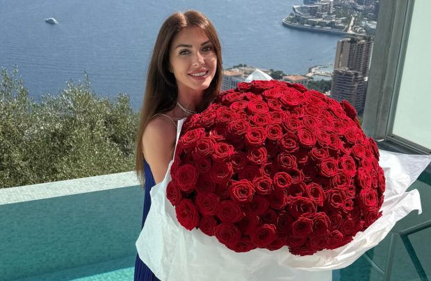 Imagine Stire Ilinca Vandici, surprinsă alături de presupusul iubit și băiețelul ei. Cine e bărbatul alături de care a plecat în vacanță | 2review.ro