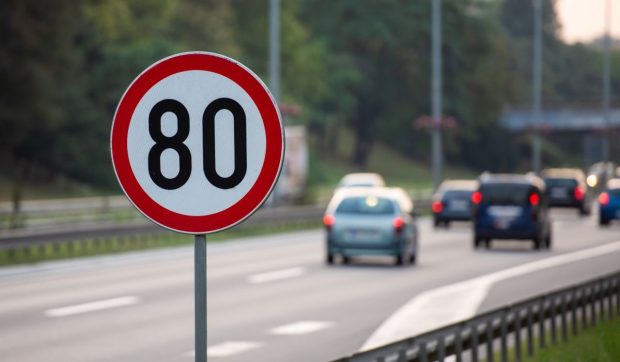 Țara din Europa care reduce limita de viteză la 80 km/h pentru mai bine de 1000 de kilometri de autostradă
