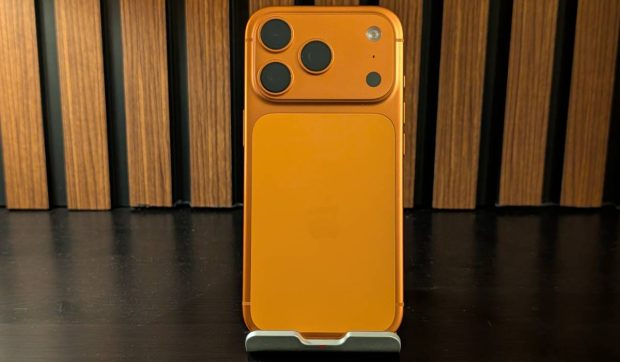 Review iPhone 17 Pro și veșnica întrebare: merită sau nu upgrade-ul?