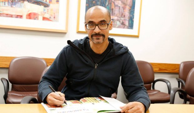 Junot Diaz, laureat al Premiului Pulitzer: „Suntem crescuți într-o lume a supereroilor, sfinților și liderilor politici. Îmi plac mult oamenii normali”