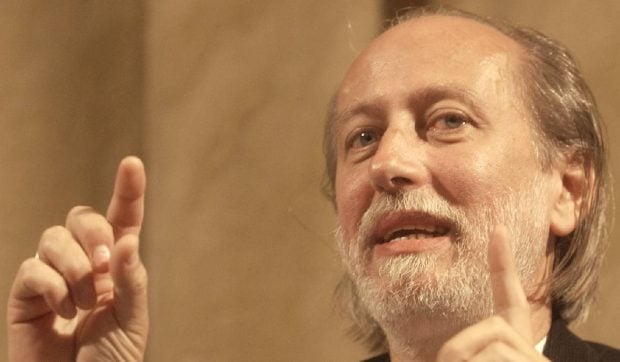 László Krasznahorkai, premiat cu Nobel, a fost miner, profesor la țară și văcar. Gonit pentru că a învățat copiii romi să citească