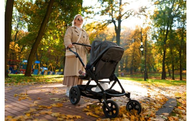 Cum alegi un cărucior de copil dacă locuiești la oraș