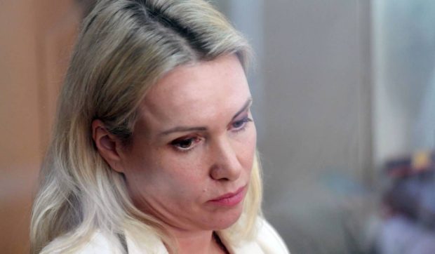 Jurnalista rusă Marina Ovsyannikova, care a apărut în direct cu un afiș anti-război în 2022, a fost declarată „agent străin”