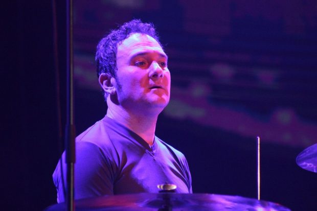 Marius Keseri a murit la 60 de ani. Era bateristul trupei Direcția 5: „Am fost împreună 30 de ani. Îți mulțumim din suflet”