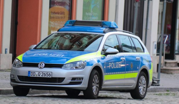 Doi muncitori români l-au snopit în bătaie pe colegul lor, tot român, în Germania