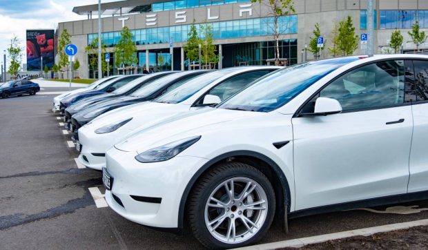 Chinezii de la Xiaomi au cumpărat trei mașini Tesla doar ca să le desfacă piesă cu piesă și, după dezasamblare, au fost surprinzător de sinceri