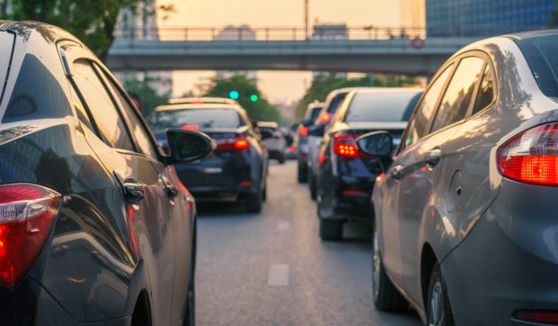 Primăria Bucureștiului ar putea introduce o taxă la fel ca rovinieta pentru șoferii care au mașini înmatriculate în alte județe